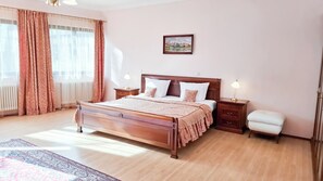 1 chambre, fer et planche à repasser, accès au Wi-Fi (inclus)