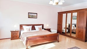 1 chambre, fer et planche à repasser, Wi-Fi gratuit, draps fournis