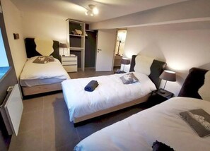 House | 2 bedrooms, individually furnished - Cottage in Houyet Near Lesse River Trails (Houyet)
