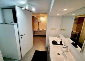 House | Bathroom - Cottage in Houyet Near Lesse River Trails (Houyet)