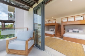 4 bedrooms, desk, iron/ironing board, travel crib