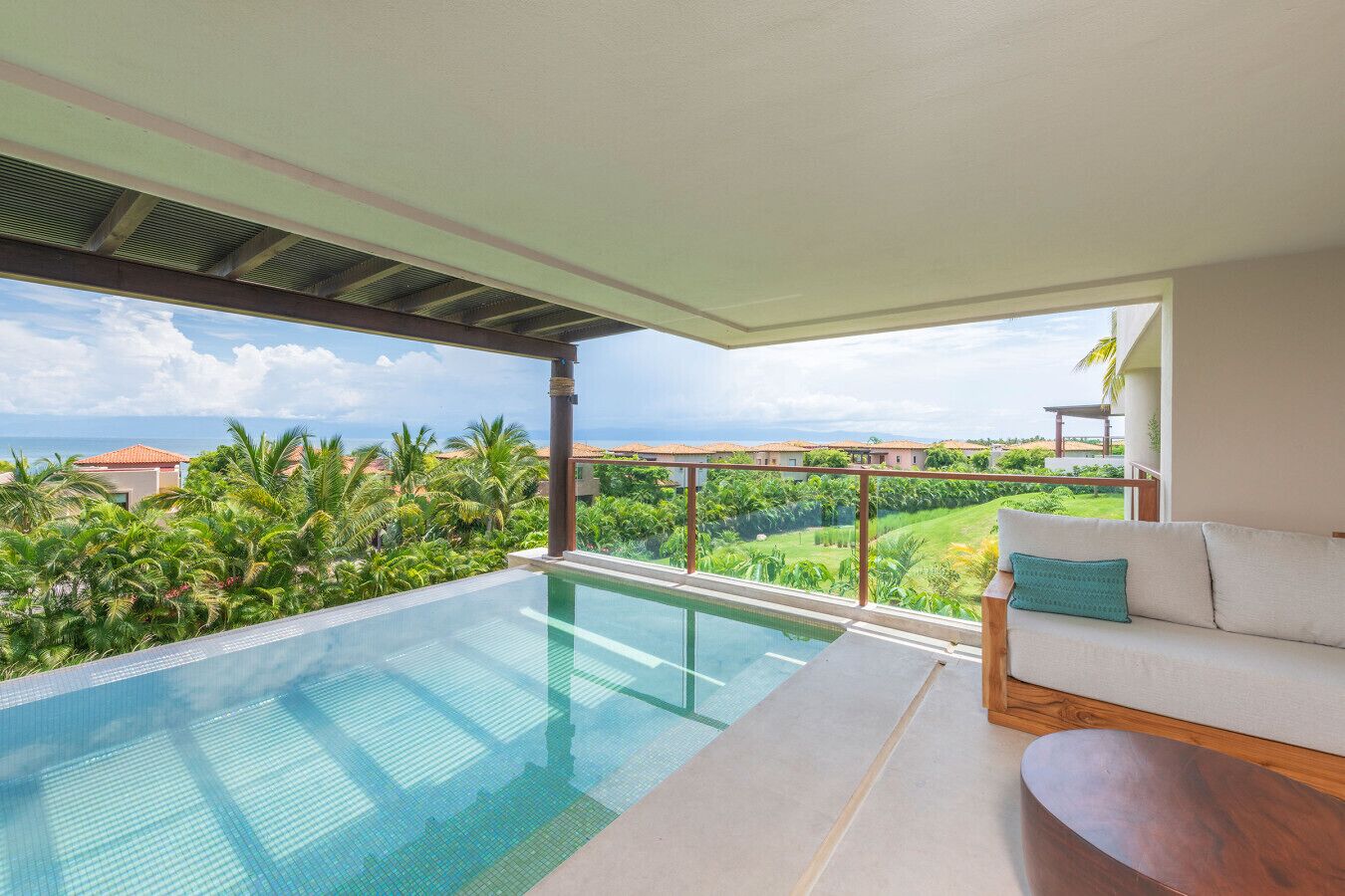 Et oppvarmet basseng