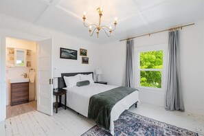 4 Schlafzimmer, Bügeleisen/Bügelbrett, Reisekinderbett, WLAN