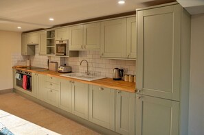 Cottage | Private kitchen | Highchair