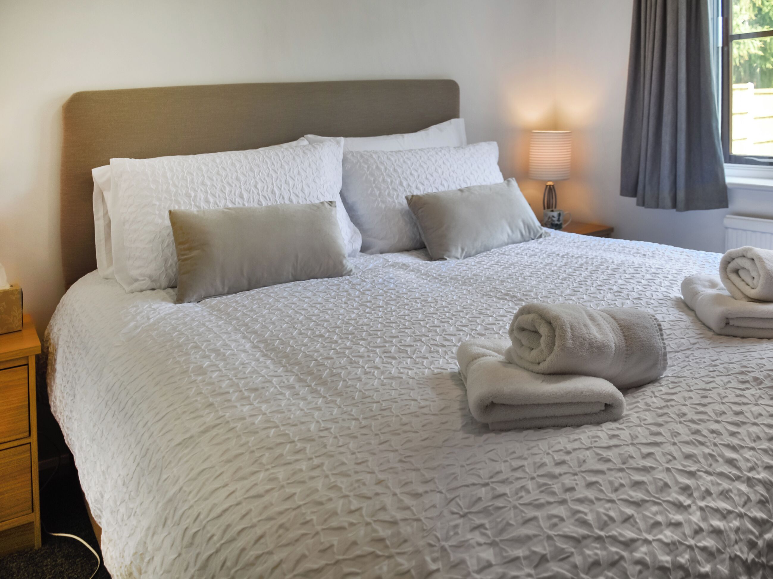 2 quartos, Wi-Fi de cortesia, roupa de cama