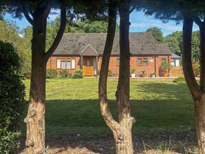 Exterior - 2 bedroom accommodation in Smallburgh (Smallburgh)