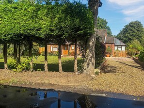 Exterior - 2 bedroom accommodation in Smallburgh (Smallburgh)