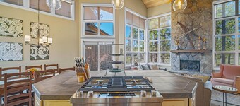 4-bedroom house in charming Sunriver on the golf course. Enjoy your stay