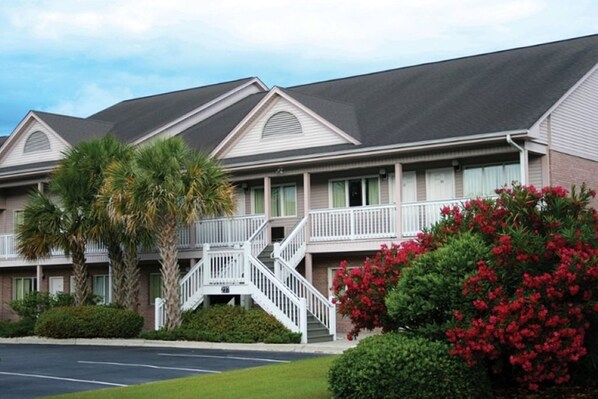 Exterior - Wyndham Grand Palms, 2-bedroom condo with WiFi, AC in marvelous Surfside Beach (Surfside Beach)