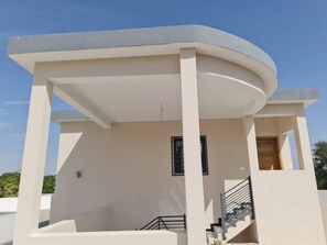 Exterior - Independent studio in Warang (Warang)