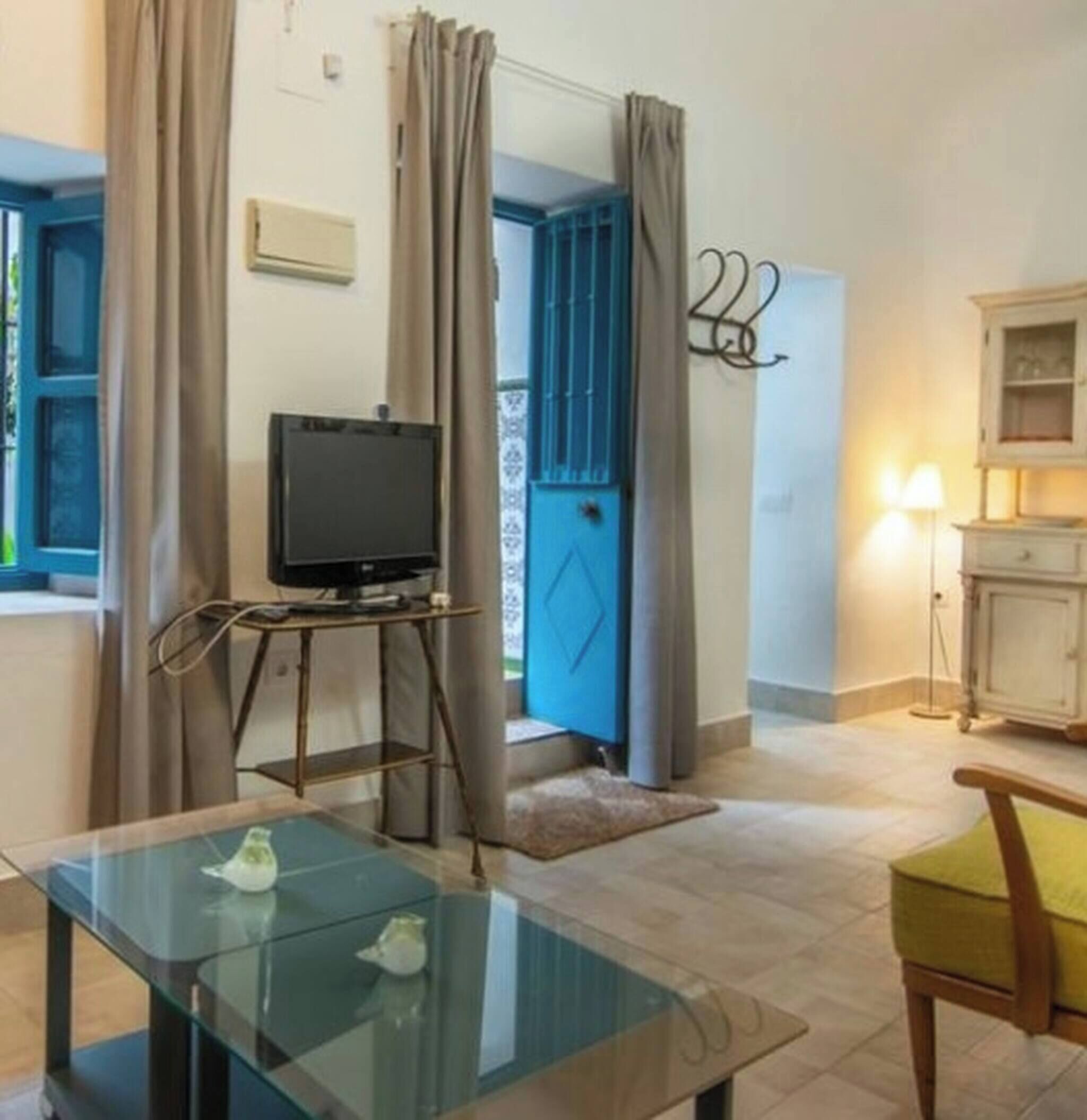 Apartamento, 1 habitación, patio, vistas al jardín | Servicio de la habitación