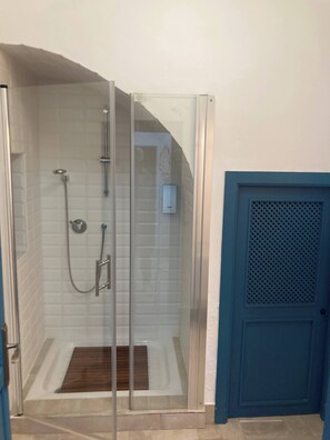 Apartment, 1 Bedroom, Patio, Garden View | Bathroom