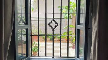 Apartment, 1 Bedroom, Patio, Garden View | Interior