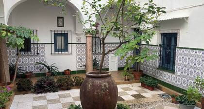 Charming 1900 Andalusian Apartment in Arcos de la Frontera
