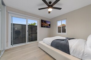 2 bedrooms, iron/ironing board, travel crib, WiFi - 2BR, 2B, Coffee Bar, Cozy Sectional, Rainfall Shower, Smart TVs, Cozy Beach Theme (San Diego)