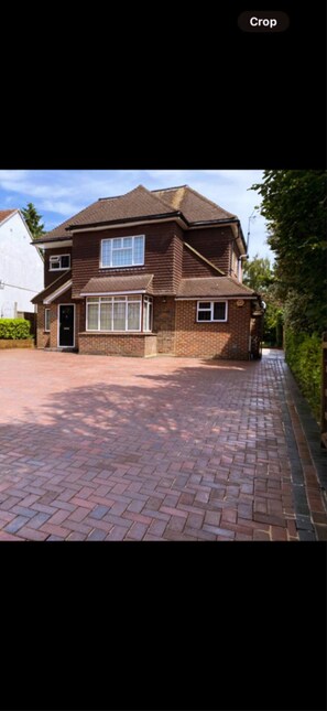 Talo, 4 makuuhuonetta, patio | Ulkopuoli