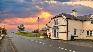 Unclassified image, 4 of 40, button - Cottage in Snowdonia Near Llyn Alwen (Corwen)
