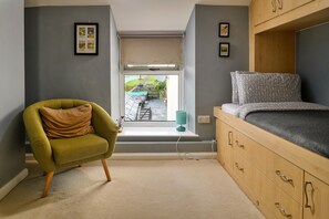 5 habitaciones y muebles diferentes 