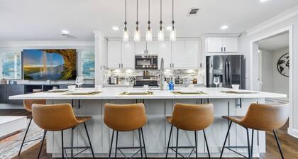 Designer Home + King Therapeutic Bed + 85" SmartTV