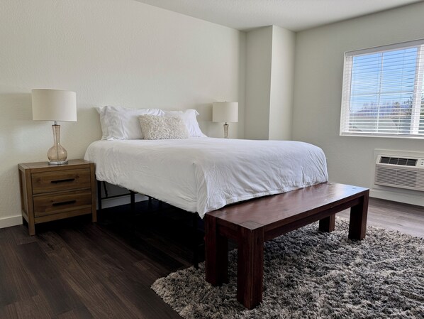 2 bedrooms, iron/ironing board, WiFi, bed sheets