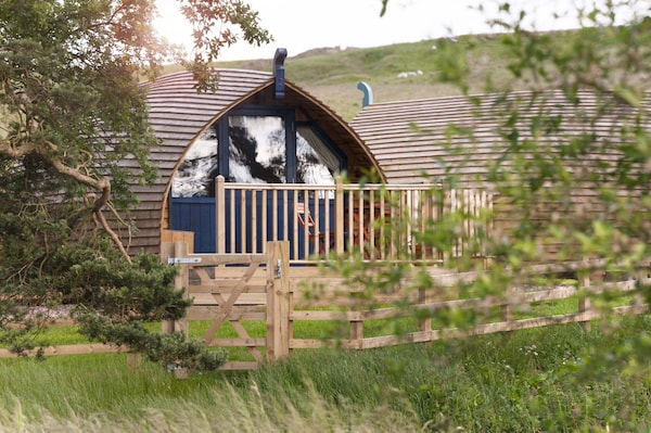 Cabin By Langley Dam With Lakeside Charm - Northumberland