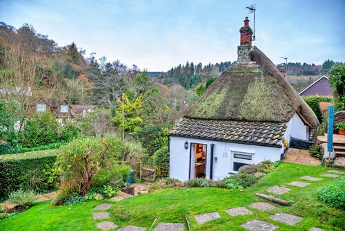 Charming Thatched Cottage in Alcombe, No Deposit