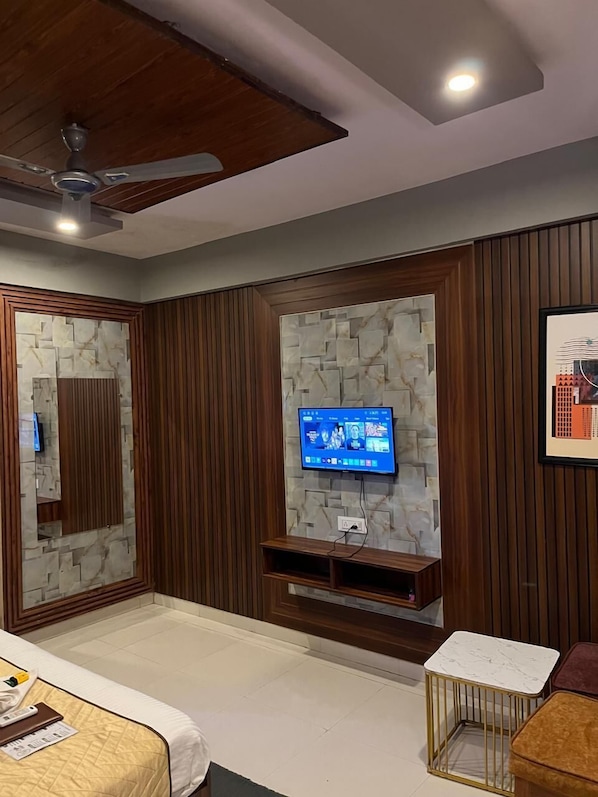 Bureau, espace de travail pour ordinateur portable