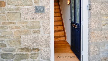 Cottage | Exterior detail