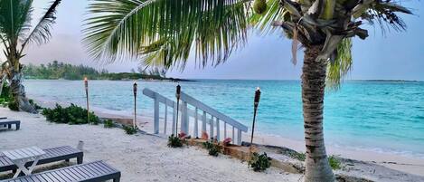 Camastros y toallas de playa