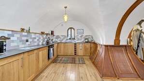 Chalet | Private kitchen - Retreat in Suffolk's Woodland Countryside (Bury St Edmunds)