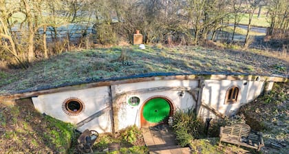 Retreat in Suffolk's Woodland Countryside