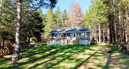 Summer Twilight Cottage | Peaceful 2BR Retreat with Office, Deck & Firepit
