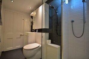 Cottage | Bathroom - Pet-friendly Coastal Cottage Near Beach, No Deposit (Torpoint)