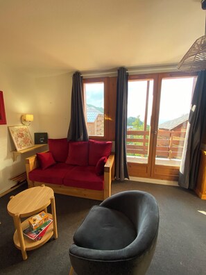 TV, video games, books - Duplex 6 pers at the foot of the slopes Comfort, charm & mountain view Ski in & out (Risoul)