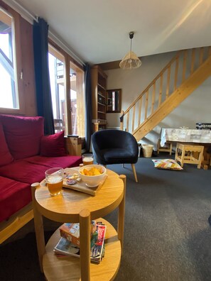 Interior - Duplex 6 pers at the foot of the slopes Comfort, charm & mountain view Ski in & out (Risoul)