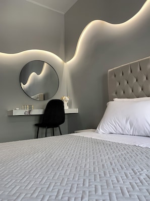 2 bedrooms, desk, iron/ironing board, free WiFi - F.K.Apartments is situated 50m away from the beach and 10km from the ATH.Airport (Artemis)