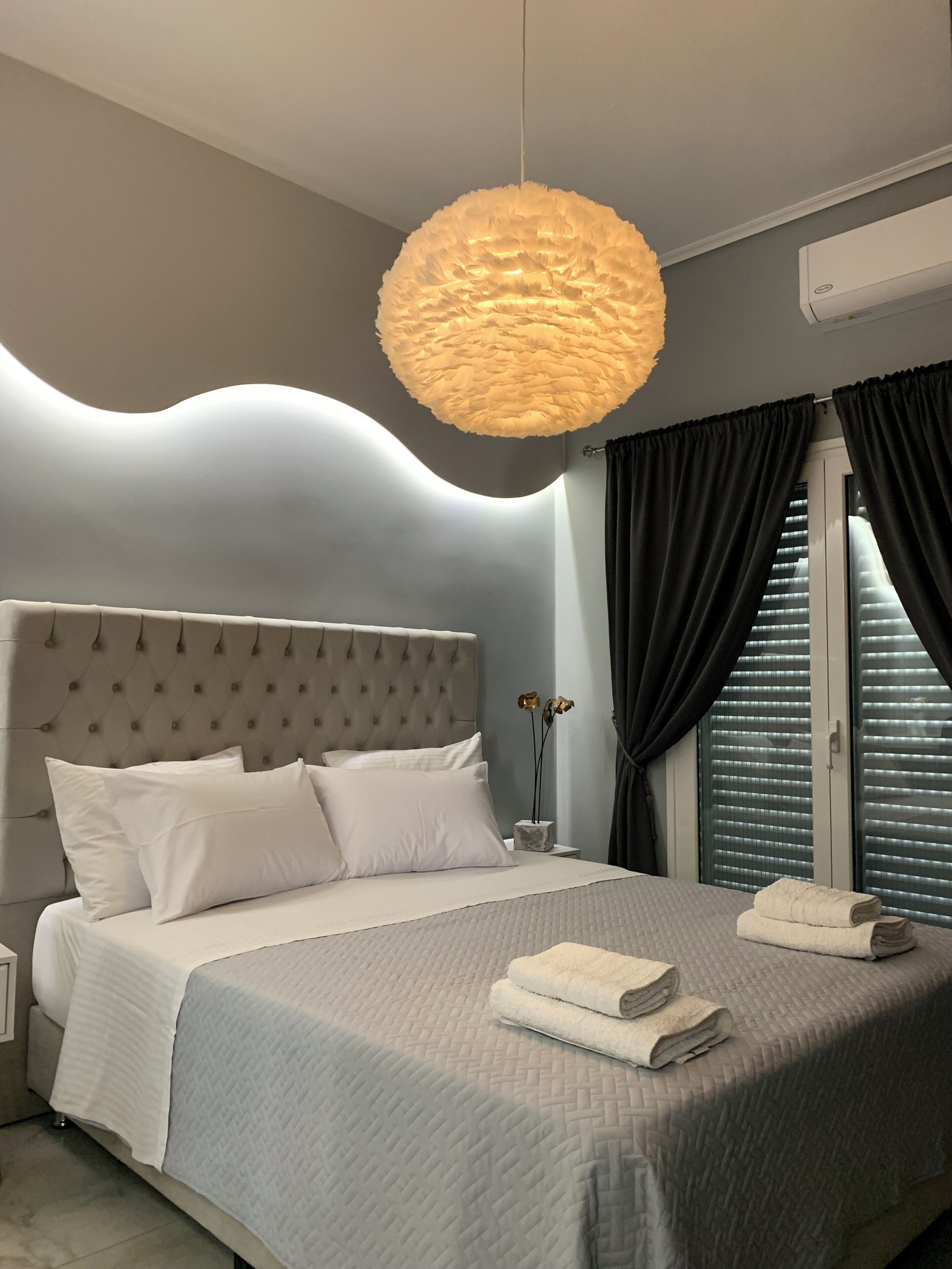 2 makuuhuonetta, työpöytä, silitysrauta/-lauta, ilmainen Wi-Fi