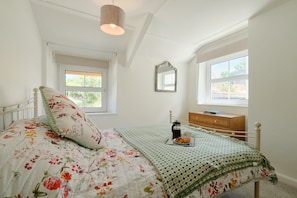 Cottage | 3 bedrooms, individually furnished, iron/ironing board - Holiday Home in Tywardreath Near Par Beach (Par)