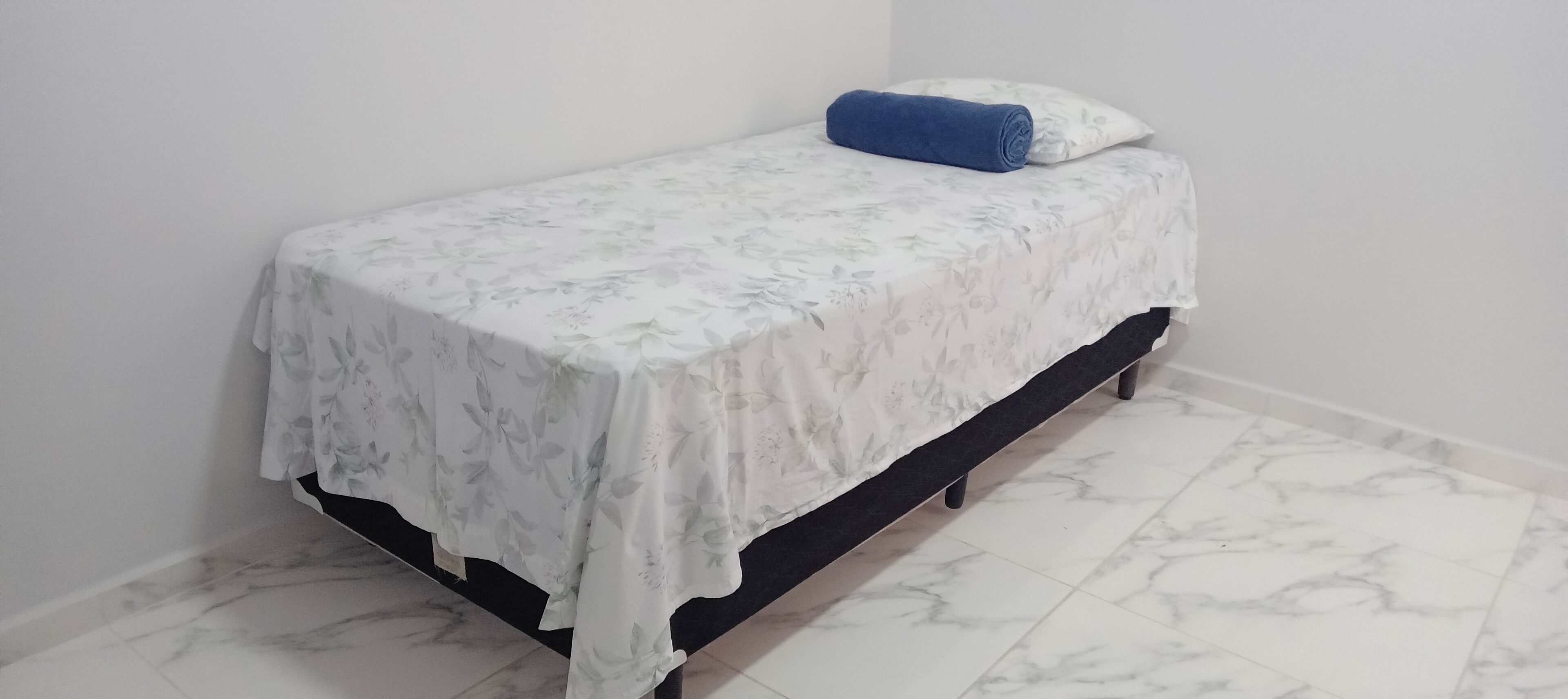 5 dormitorios, tabla de planchar con plancha, wifi gratis y ropa de cama