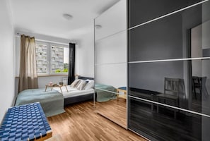 1 chambre, fer et planche à repasser, Wi-Fi gratuit, draps fournis