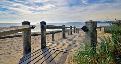 Penthouse With Hot Tub in Pwllheli, No Deposit