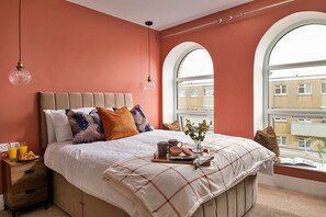 Apartment | 6 bedrooms - Penthouse With Hot Tub in Pwllheli, No Deposit (Pwllheli)