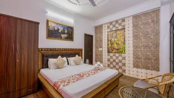 4 bedrooms, WiFi, bed sheets