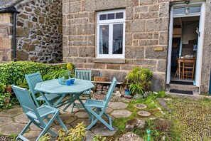 Cottage | Garden - Cottage in Mousehole With Stunning Sea Views (Penzance)