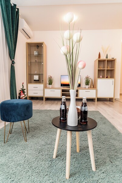 Chic 1-bedroom apartment with AC, WiFi in cool Giroc
Apartament Sophia