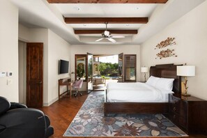 4 Schlafzimmer, Schreibtisch, Bügeleisen/Bügelbrett, Reisekinderbett
