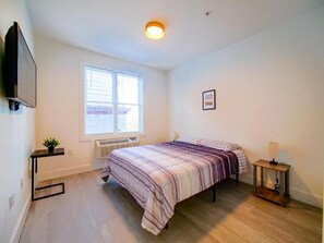 2 quartos, ferros/tábuas de passar roupa, Wi-Fi, roupa de cama