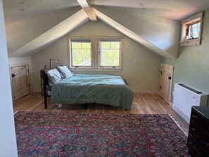 2 makuuhuonetta, silitysrauta/-lauta, ilmainen Wi-Fi, vuodevaatteet