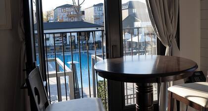 Colonial Hotel & Suites - Brenner Luxury Pool View