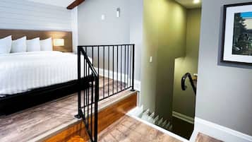1 habitación, tabla de planchar con plancha, internet y ropa de cama